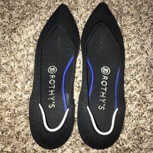 Rothy’s Black Points